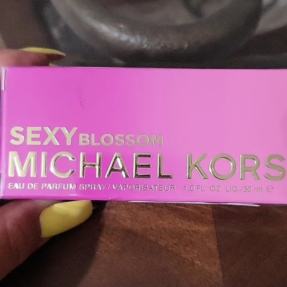 🆕️ Sexy Blossom Michael Kors - Picture 2 of 2
